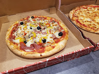 Plats et boissons du Pizzeria STELLA PIZZA à Hettange-Grande - n°2