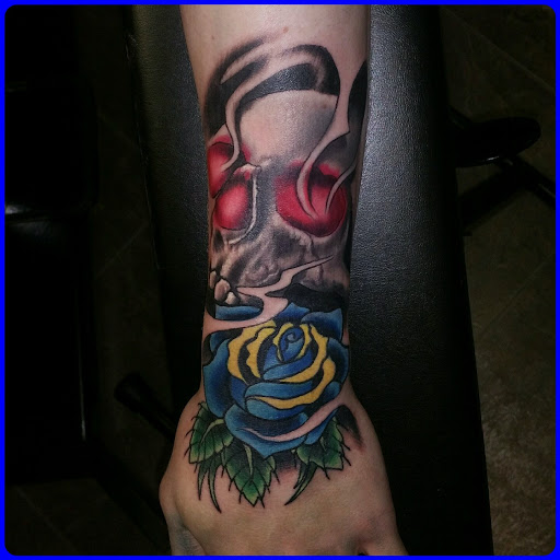 Explore simple silver lining tattoo ideas, creative tattoo ideas in Casper, available at Final Thoughts