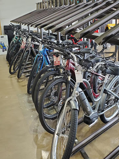 Bicycle Store «Bike Barn - Westchase», reviews and photos, 11105 Westheimer Rd, Houston, TX 77042, USA