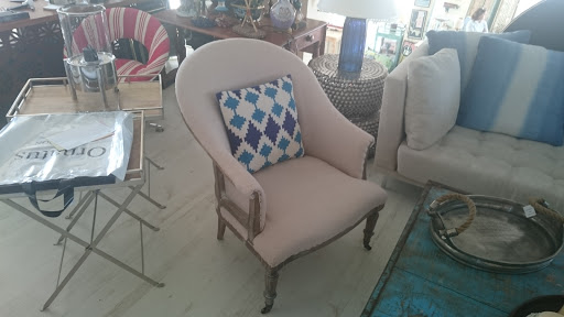 Ornatus. Decoración, muebles, telas, lámparas, cortinas, espejos, alfombras, tapiceria y mucho más en La Chullera, Málaga