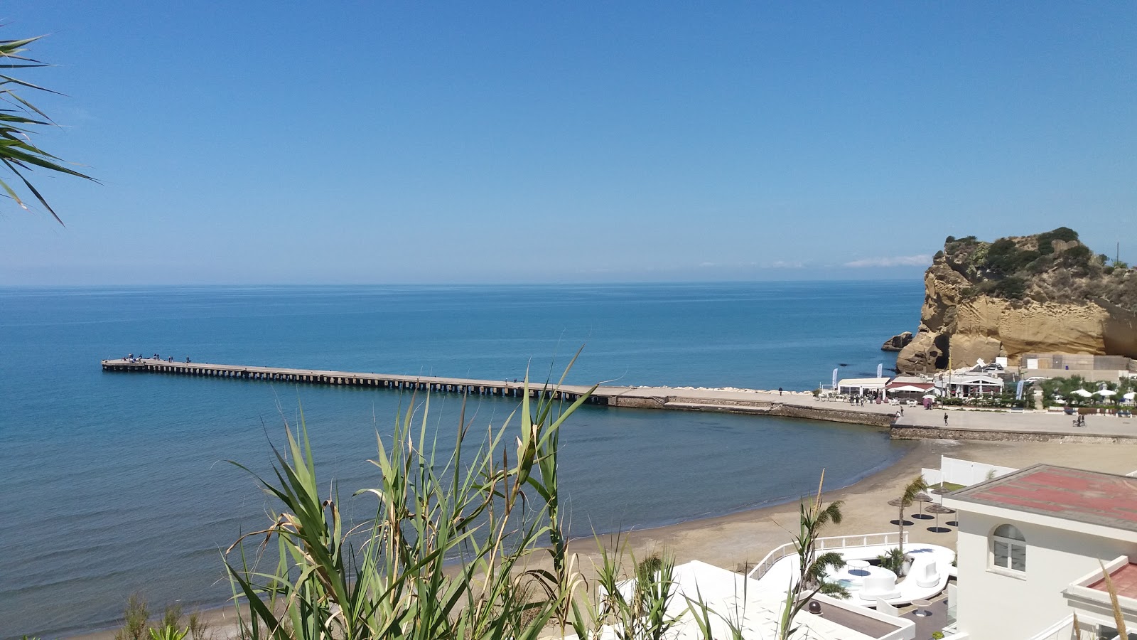 Foto van Torregaveta beach met bruin zand oppervlakte