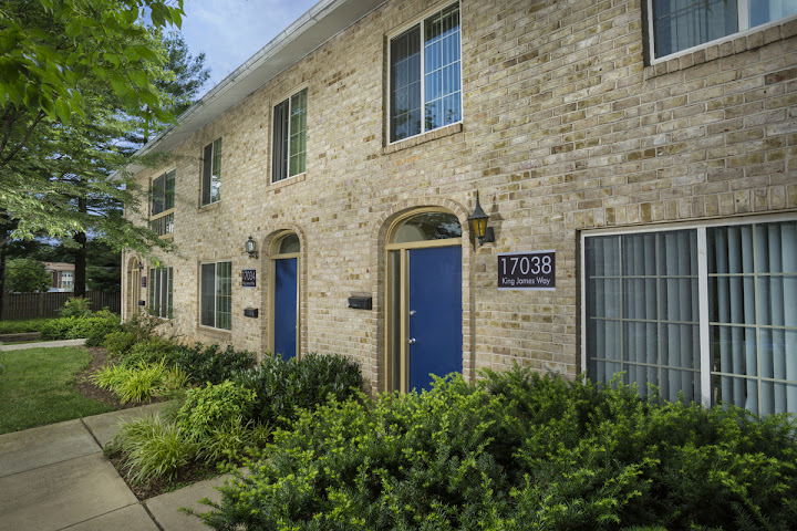 Londonderry Apartments by null