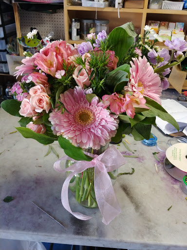 Florist «Pretty Petals Florist», reviews and photos, 6865 S Elati St, Littleton, CO 80120, USA