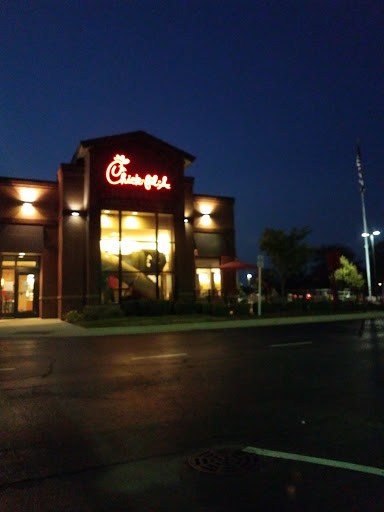 Fast Food Restaurant «Chick-fil-A», reviews and photos, 301 E Loop Rd, Wheaton, IL 60189, USA