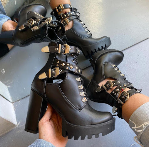 Opinii despre Cerezza Shopping în Baños de Agua Santa - Zapatería