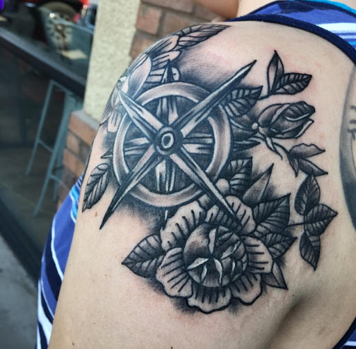 Tattoo Shop «Crawling Squid Tattoo Studio», reviews and photos, 2611 W Bethany Home Rd, Phoenix, AZ 85017, USA