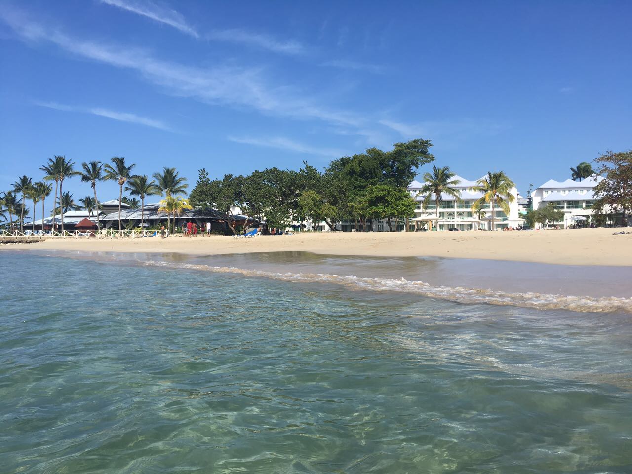 Foto van Dorada Strand en de nederzetting