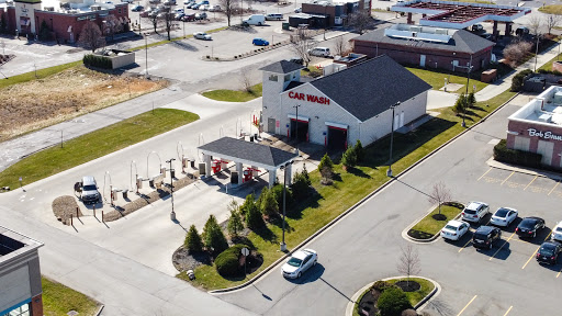 United Auto Wash en Cuyahoga Falls
