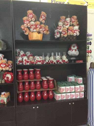 Florist «Flowers By Pouparina», reviews and photos, 7701 W 26th Ave #7, Hialeah, FL 33016, USA