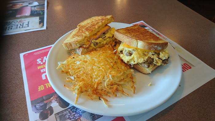 Restaurant near Duffys Motel - Calhoun