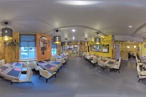 Restaurant Safari image