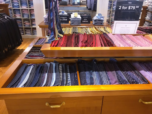 Shopping Mall «Petaluma Village Premium Outlets», reviews and photos, 2200 Petaluma Blvd N, Petaluma, CA 94952, USA