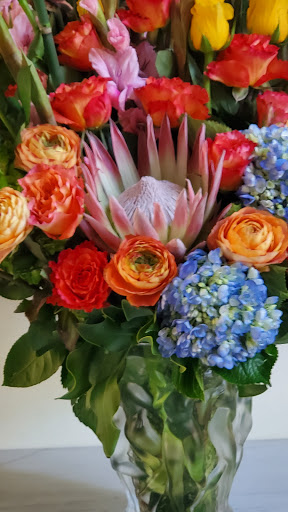 Florist «Arden Park Florist & Gift Gallery», reviews and photos, 564 La Sierra Dr, Sacramento, CA 95864, USA