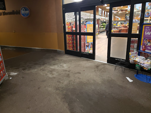 Grocery Store «Kroger», reviews and photos, 4395 Orchard Lake Rd, West Bloomfield Township, MI 48323, USA