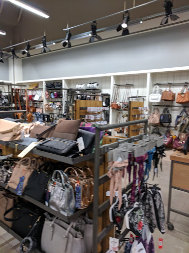 Shoe Store «DSW Designer Shoe Warehouse», reviews and photos, 7616 Farm to Market 1960 Rd W, Houston, TX 77069, USA
