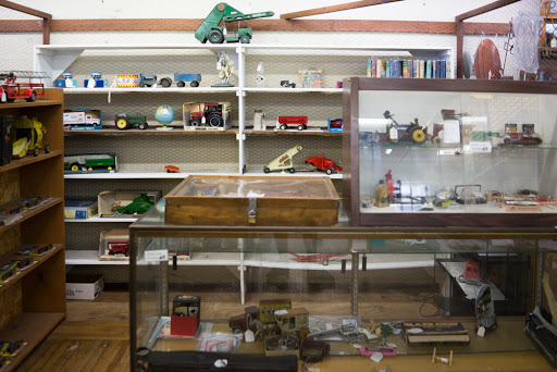 Antique Store «Downtown Antiques Mall», reviews and photos, 1 Court Square, West Plains, MO 65775, USA