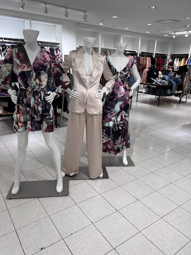 Clothing Store «Express», reviews and photos, 250 Lehigh Valley Mall, Whitehall, PA 18052, USA