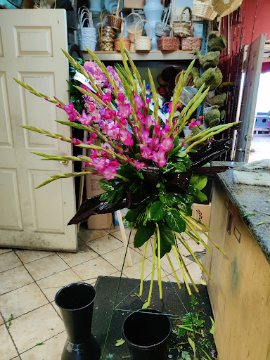 Alexas Flowers image