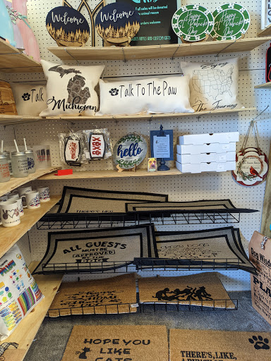 Shopping Mall «Town Peddler Craft and Antique Mall», reviews and photos, 35323 Plymouth Rd, Livonia, MI 48150, USA