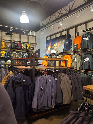 Clothing Store «The North Face Outlet», reviews and photos, 8225 Vineland Ave, Orlando, FL 32831, USA