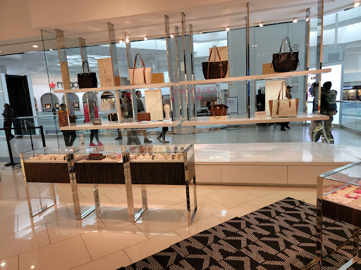 Fashion Accessories Store «Michael Kors», reviews and photos, 5 Woodfield Mall e, Schaumburg, IL 60173, USA