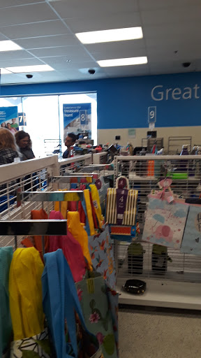 Clothing Store «Ross Dress for Less», reviews and photos, 7884 Van Nuys Blvd, Van Nuys, CA 91402, USA