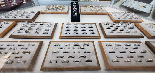 Jewelry Buyer «All Island Jewelry & Loan», reviews and photos, 2394 Middle Country Rd, Centereach, NY 11720, USA