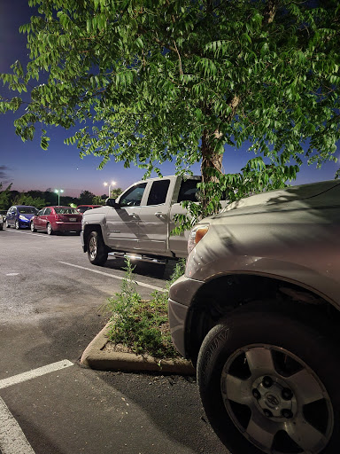 Sporting Goods Store «Bass Pro Shops Base Camp», reviews and photos, 2500 E Kearney St, Springfield, MO 65803, USA