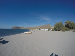 Foto de Evgatis Beach área de comodidades