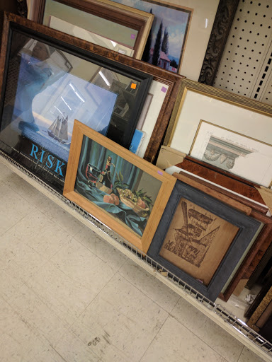 Thrift Store «TC Resale & Donation Thrift Store», reviews and photos, 5050 SE 82nd Ave, Portland, OR 97266, USA