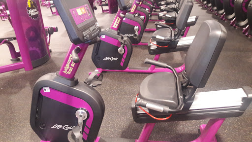 Gym «Planet Fitness - Groves, TX», reviews and photos, 4900 Twin City Hwy, Groves, TX 77619, USA