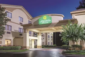 La Quinta Inn & Suites by Wyndham Jackson Airport image