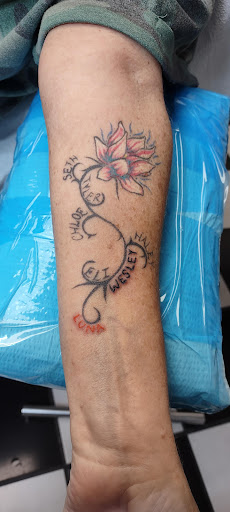 Body Piercing Shop «Wasted Youth Tattoo & PMA Piercing», reviews and photos, 1335 Lakeside Dr #1, Romeoville, IL 60446, USA