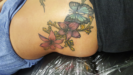 Tattoo Shop «Asylum Tattoo», reviews and photos, 1210 Montauk Hwy A, Copiague, NY 11726, USA