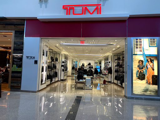TUMI Store - Washington Dulles International Airport