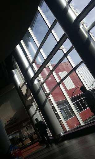 Movie Theater «ShowPlace ICON Theatres at Roosevelt Collection with ICON•X - Chicago», reviews and photos, 1011 S Delano Ct, Chicago, IL 60605, USA