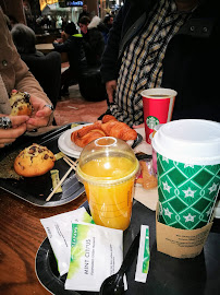 Plats et boissons du Restaurant servant le petit-déjeuner Starbucks à Paris - n°12