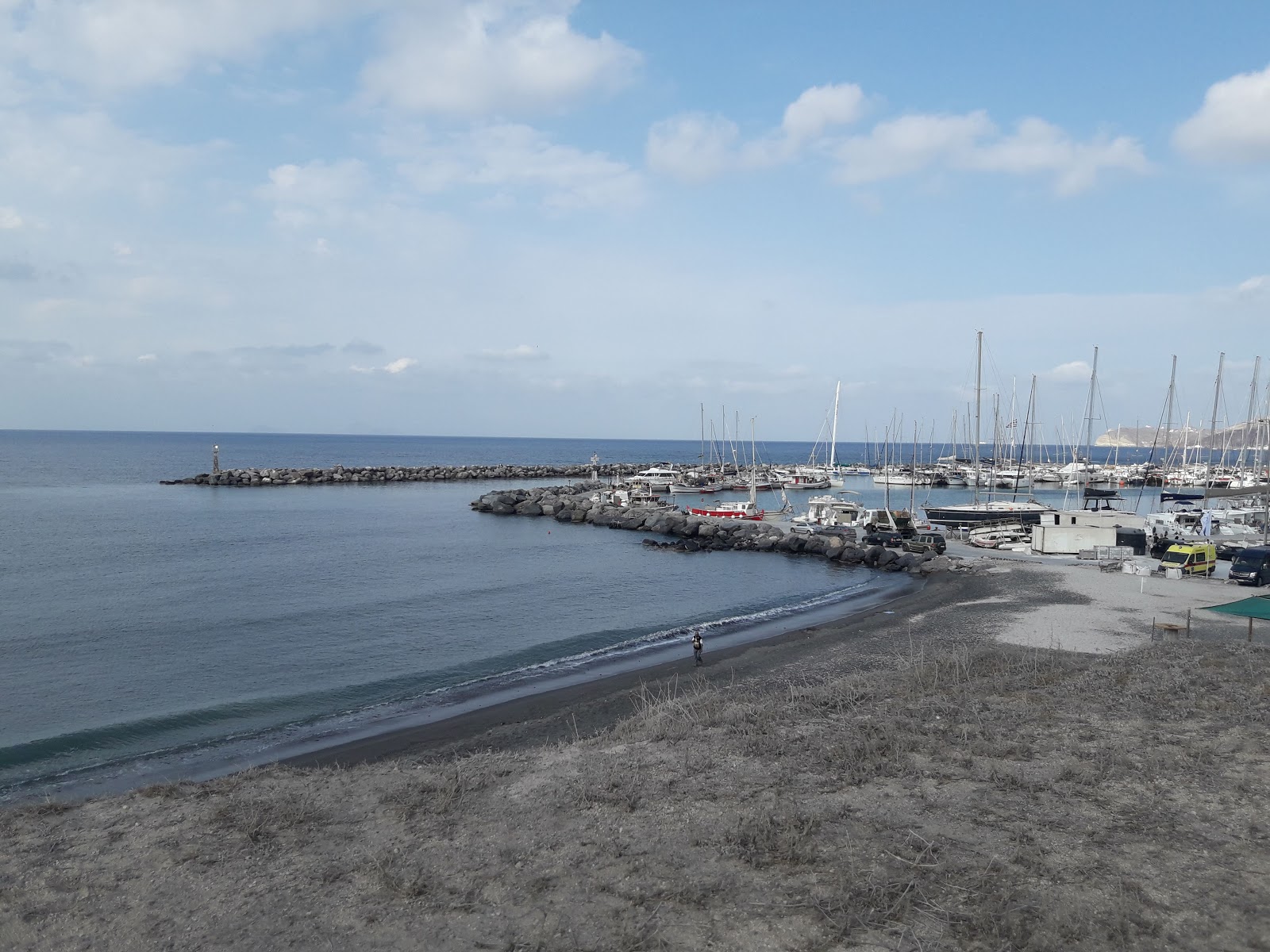 Photo of Blycháda beach with turquoise pure water surface