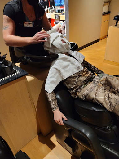 Hair Salon «Sport Clips Haircuts of Owensboro», reviews and photos, 5140 Frederica St, Owensboro, KY 42301, USA