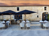 Atmosphère du Restaurant gastronomique Château Les Merles à Mouleydier - n°11