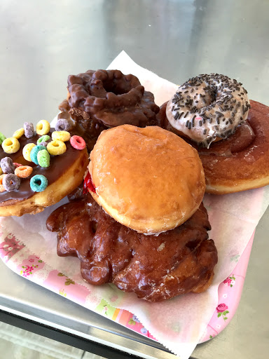 Donut Shop «Lucky Donuts House», reviews and photos, 909 Grand Ave #8, San Diego, CA 92109, USA