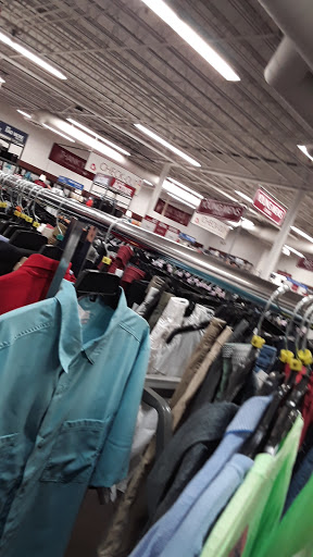 Clothing Store «Burlington Coat Factory», reviews and photos, 6900 Chestnut St, Gilroy, CA 95020, USA