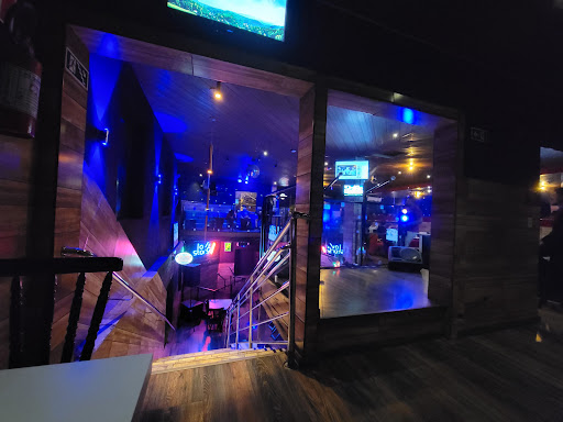 Love Story Karaokê Bar