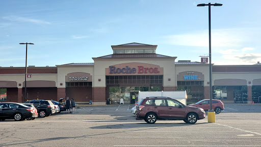 Supermarket «Roche Bros. Easton», reviews and photos, 25 Washington St, North Easton, MA 02356, USA