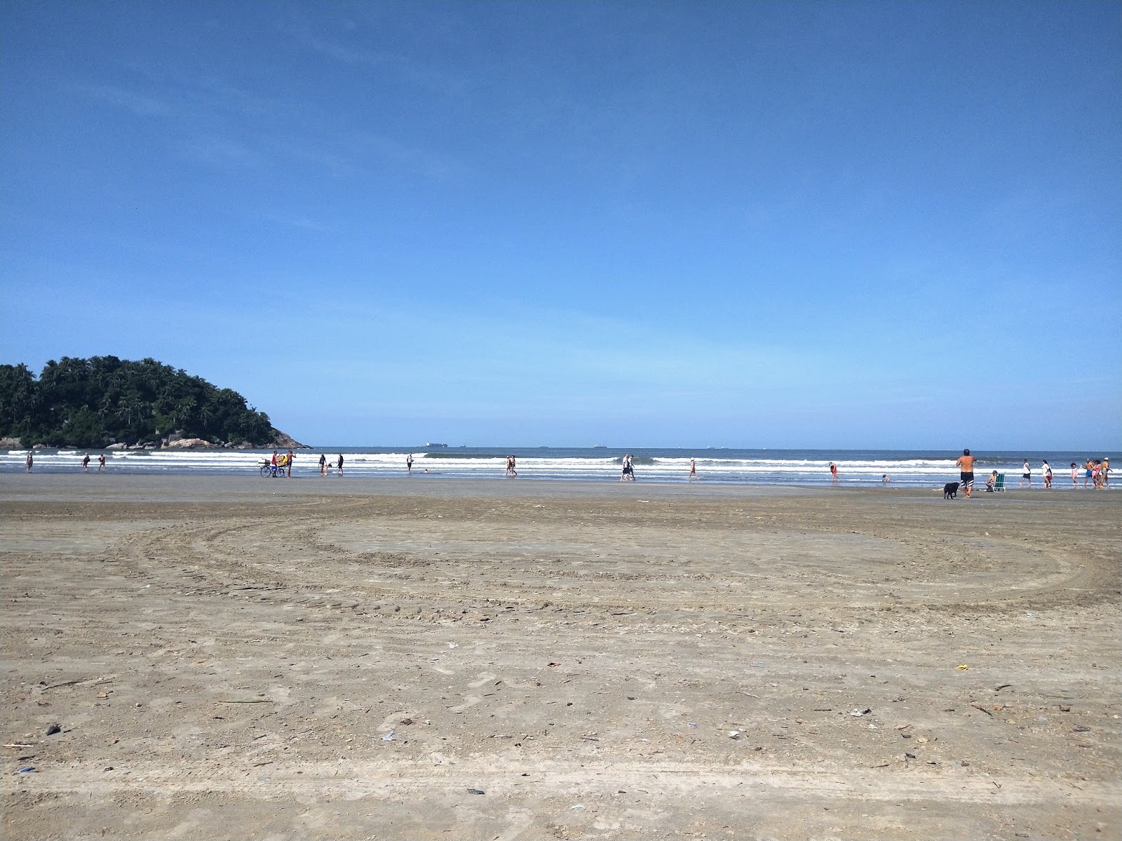 Fotografija Plaža Itararé z svetel pesek površino