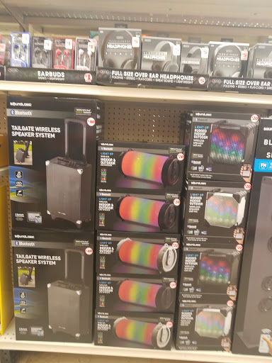 Dollar Store «FAMILY DOLLAR», reviews and photos, 585 Hazard Ave, Enfield, CT 06082, USA