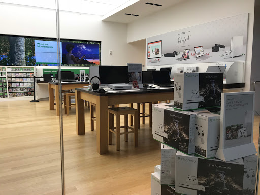 Computer Store «Microsoft Store», reviews and photos, 1 Garden State Plaza Blvd #2303, Paramus, NJ 07652, USA