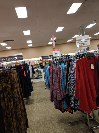 Shopping Mall «Rookwood Commons Shopping Center», reviews and photos, 3805 Edwards Rd, Cincinnati, OH 45209, USA