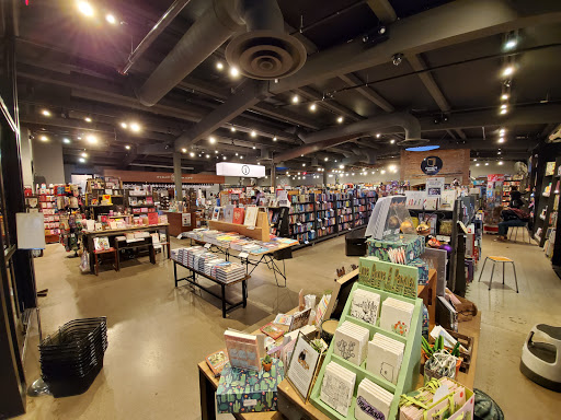 Book Store «Changing Hands Bookstore», reviews and photos, 300 W Camelback Rd, Phoenix, AZ 85013, USA