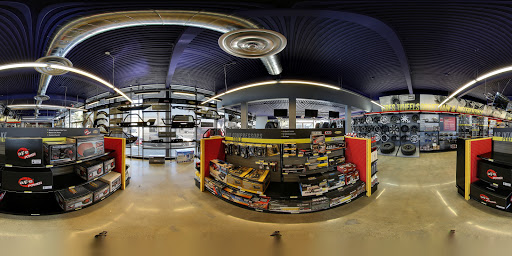 Truck Accessories Store «4 Wheel Parts Performance Center», reviews and photos, 550 W San Carlos St, San Jose, CA 95126, USA